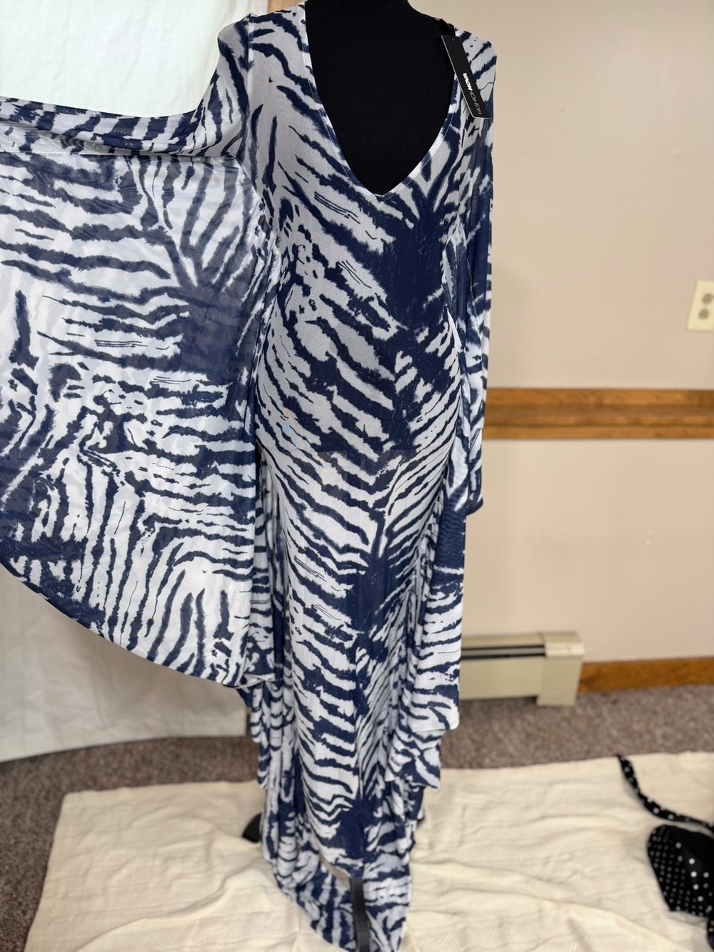 Fashion Nova Navy and White Zebra-Print Swim Coverup